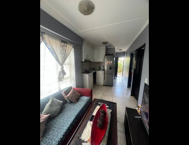 2 BEDROOM APARTMENT FOR SALE IN TOWNSEND ESTATE